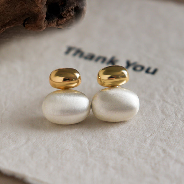 Simple and fashionable retro exquisite brushed oval earrings light luxury high sense 925 silver needle